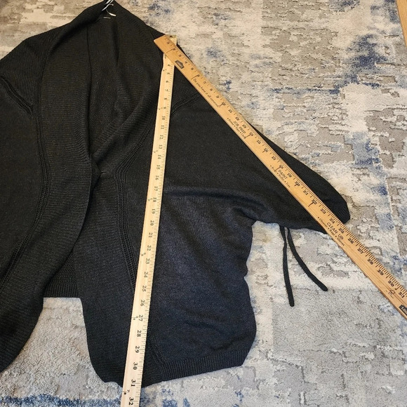 Lululemon Cashmere Blend Breeze Easy Grey Wrap Estimated Size Medium - Picture 16 of 16